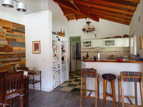 Casa en Venta con 2 cocheras