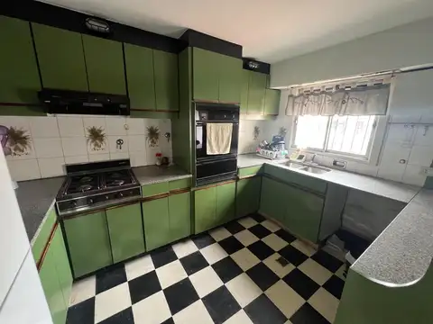 Depto Tipo Casa en Venta con 1 cocheras