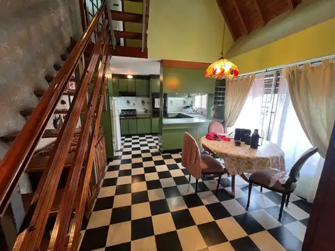 Depto Tipo Casa 3 ambientes con 3 baños