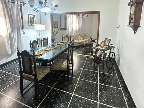 Casa en Venta con 1 cochera