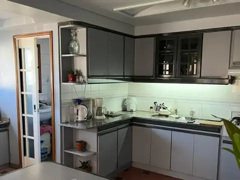 Casa 4 ambientes con 3 baños