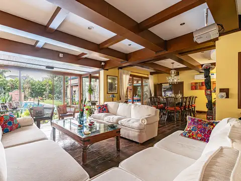 Exclusiva Casa de Categoría. 7 Ambientes, 5 Suites. Jardín, Pileta, Cocheras. Las Caletas - Nordelta