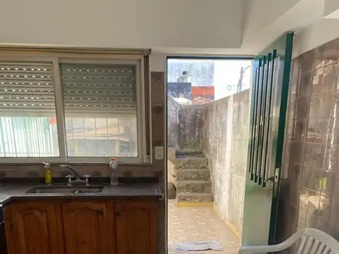 Avenida Presidente Juan Domingo Perón 3298 , Piso 1