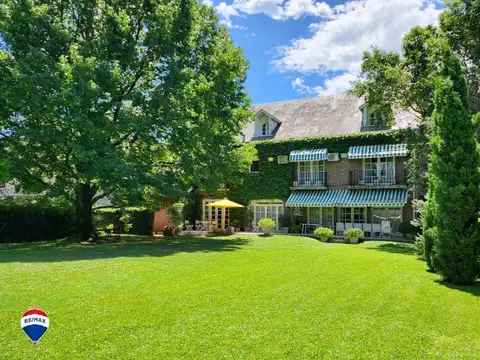 VENTA CASA LA LUCILA /V. LOPEZ- 1669 MTS DE JARDIN