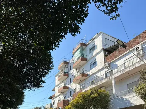 VENTA DEPARTAMENTO  ESCOBAR TRES AMBIENTES