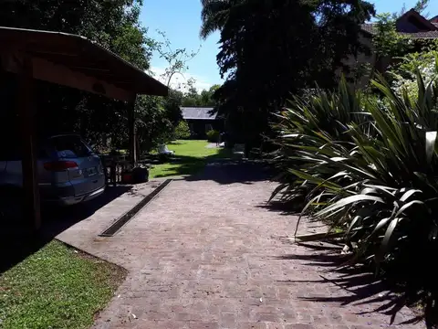 Casa en Venta con 2 cocheras