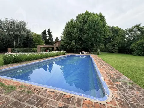 Casa en Venta con 4 cocheras