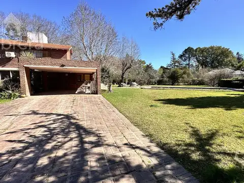 Venta de casa 4 Dormitorios en Barrio San Juan, Berazategui.