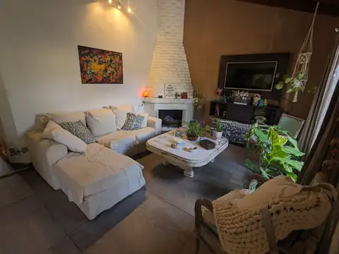 Casa venta 3 ambientes  jardin  parrilla  Pilarica