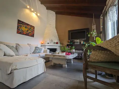 Casa venta 3 ambientes  jardin  parrilla  Pilarica