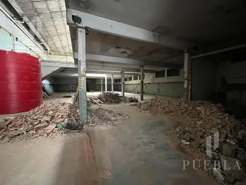 Galpon / Deposito en Alquiler de 1300 mts2   - Villa Soldati