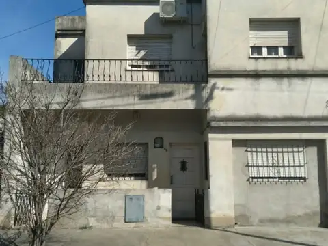 Excelente Propiedad Multifamiliar - Villa Ballester