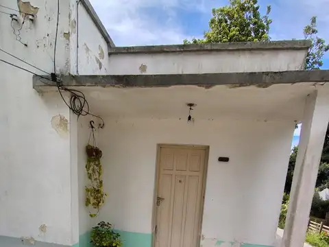CASA CON GRAN LOTE A LA VENTA EN BERAZATEGUI