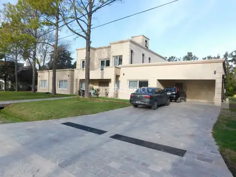 Casa Chalet  en Venta en San Diego, Francisco Álvarez, Moreno