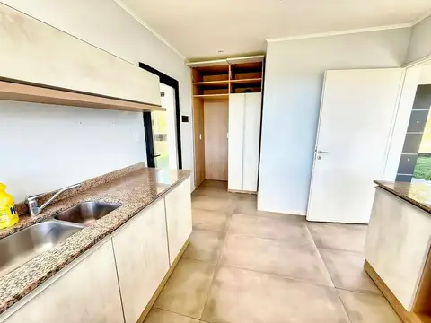 Casa 3 ambientes con 3 baños