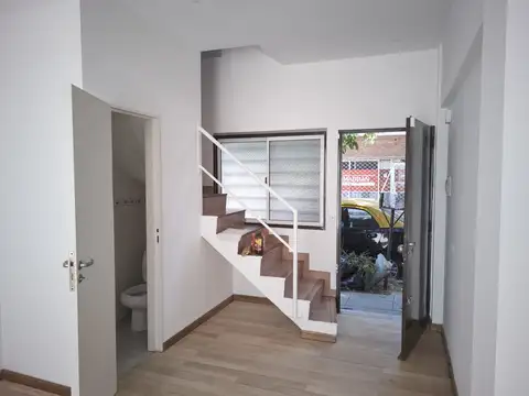 Depto Tipo Casa en Alquiler de 2 dormitorios