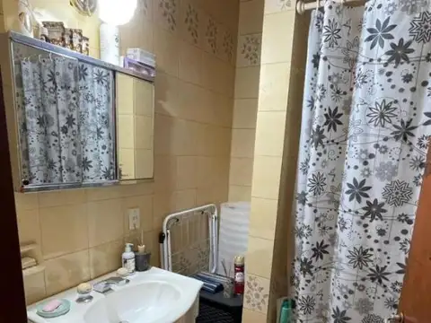 Casa 2 ambientes con 1 baño