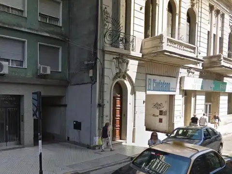 Cochera en venta - con renta