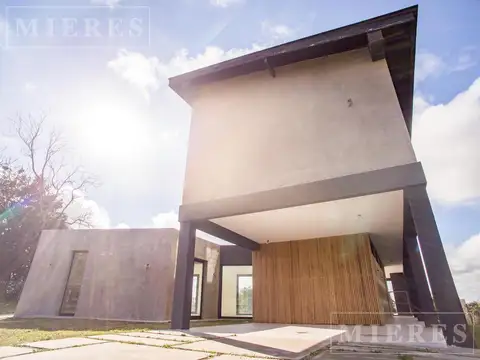 Casa en venta sobre lote interno en area 2 San Matias