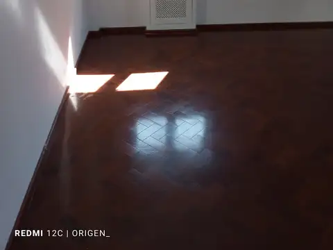 Depto Tipo Casa 4 ambientes con 2 baños