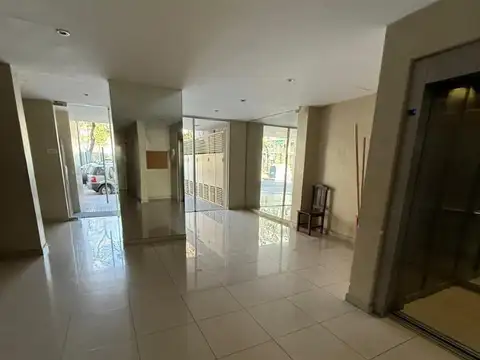 1 AMBIENTE LUMINOSO CON BALCÓN EN YERBAL 700