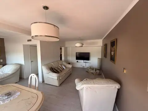 Avenida Hipólito Yrigoyen 6600