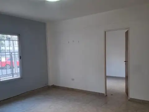 Departamento en Alquiler en Moron, $ 450.000