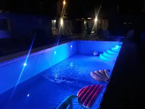 CASA EN ZONA PARQUEMAR EN EXCELENTE ESTADO