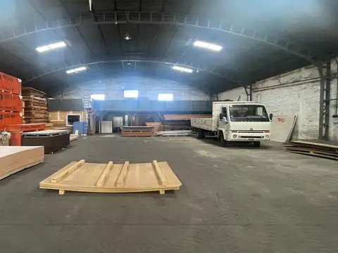 Galpón en Venta! a mts. de Av. 9 de Julio