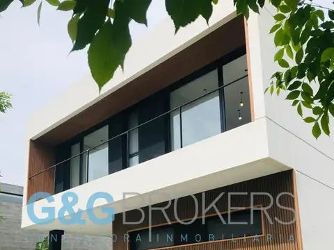 CASA EN VENTA - NORDELTA