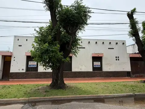 VENTA CASA 4 AMBIENTES – MERLO CENTRO