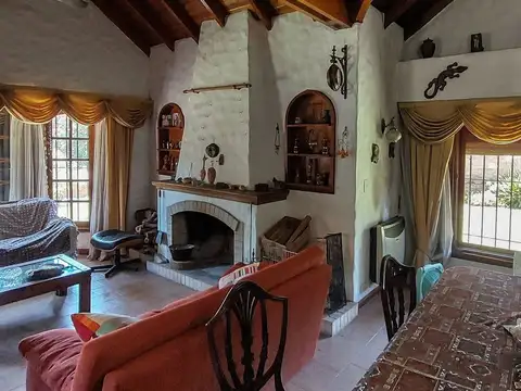 Casa en Venta con 3 cocheras