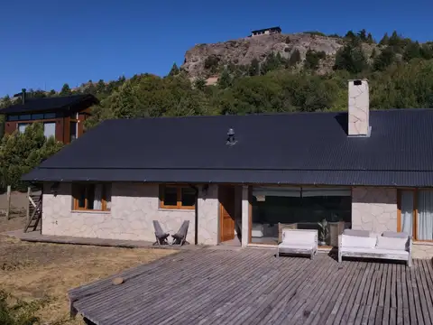 Casa en venta c/ cochera en San Martin de los Andes