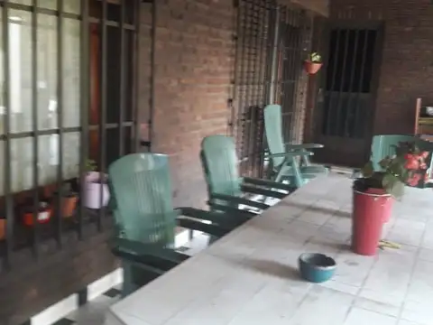 Casa Con Amplio Lote En Venta En El Centro De Pilar