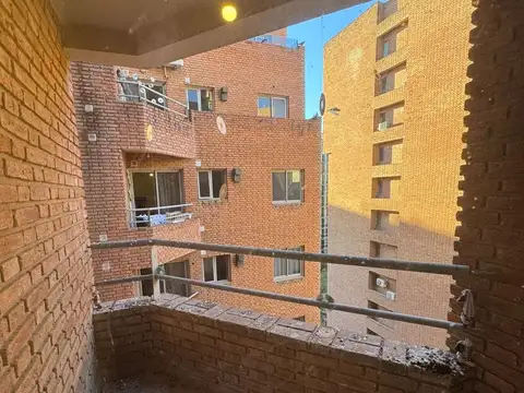 Departamento 6 ambientes con 1 baño