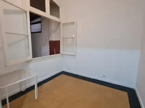Departamento 4 AMBIENTES FRENTE EN PB CON BAÑO Y TOILETTE, EXCELENTE ESTADO