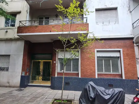 Departamento 4 AMBIENTES FRENTE EN PB CON BAÑO Y TOILETTE, EXCELENTE ESTADO