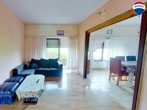 CASA 4 AMB  EN VENTA VARELA CENTRO COCHERA  LOCAL