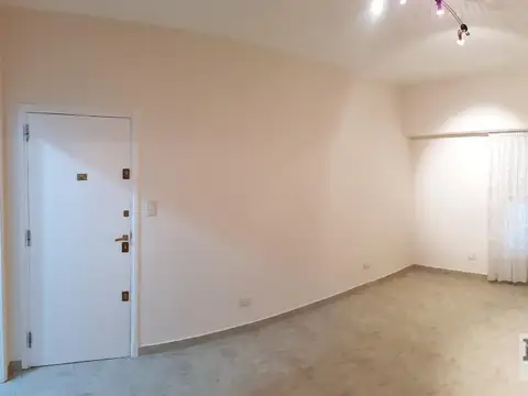 VENTA- 3 AMB C/ DEPENDENCIA