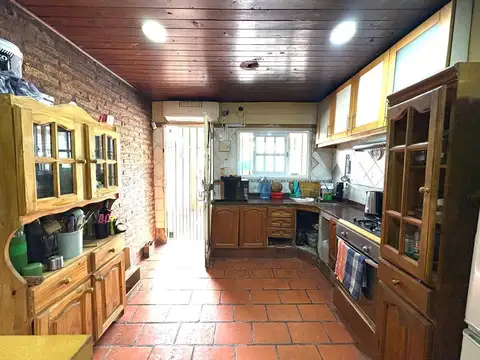 Casa 3 ambientes con 1 baño