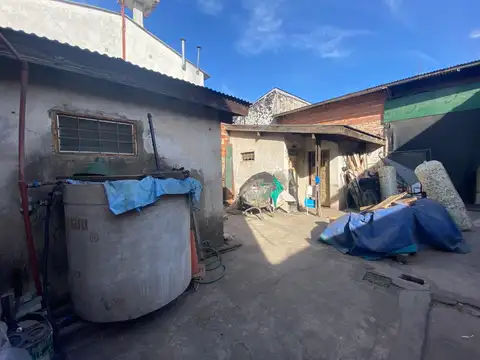 Galpon en Venta 45  mts Fondo