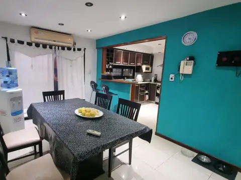 Casa 6 ambientes con 3 baños
