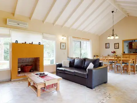 Casa en Alquiler Temporal con 1 cochera