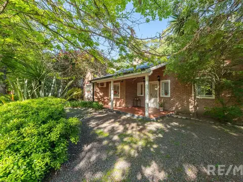 VENTA CASA 5 AMBIENTES EN B° LA PEREGRINA, PILAR