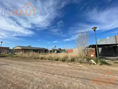 Terreno en Venta 27  mts Fondo