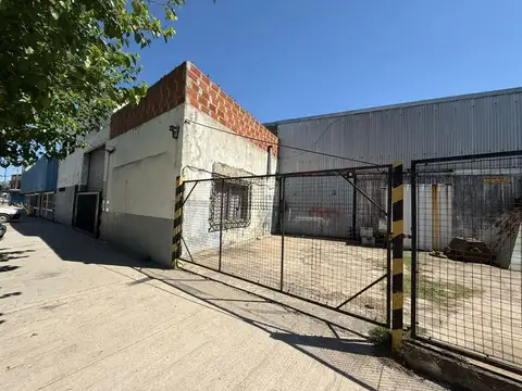 Galpon en Venta en Bernal Oeste, USD 125.000