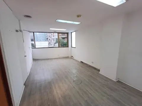 Oficina en Alquiler con 2 cocheras