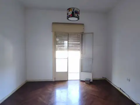 Depto Tipo Casa en Alquiler de 4 ambientes