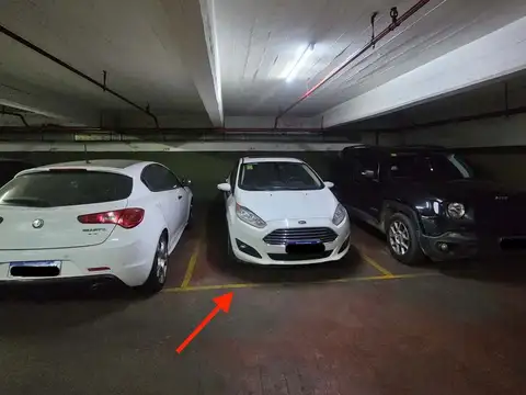 VENTA COCHERA CUBIERTA EN RECOLETA