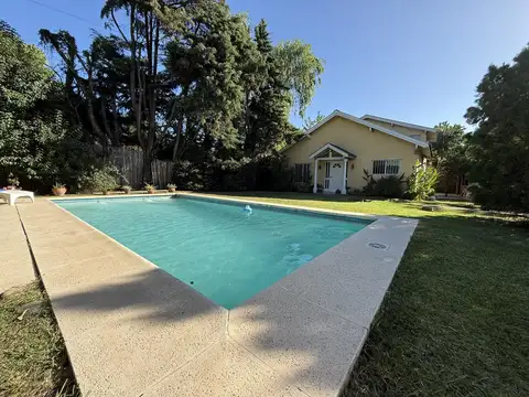 Casa en Venta con 1 cochera